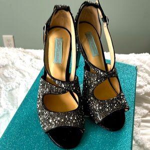 Betsy Johnson Crystal Peep Toes sz8